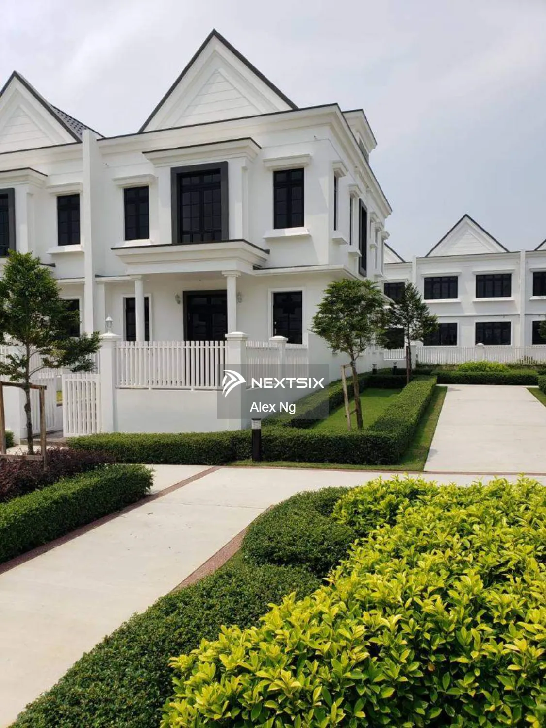 The Chateau Eco Botanic 2.5 Storey House End Lot