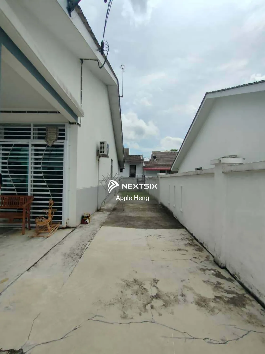Unblock Single Storey Sri Saujana with Land