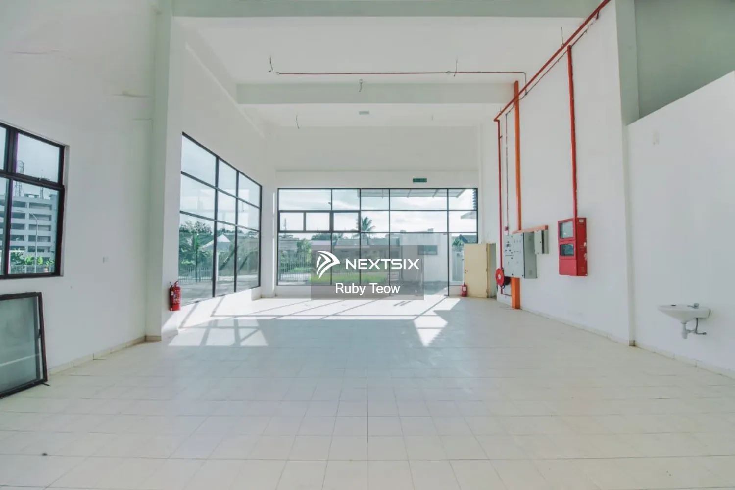Tampoi - 2.5 Sty Semi-D Factory For Rent