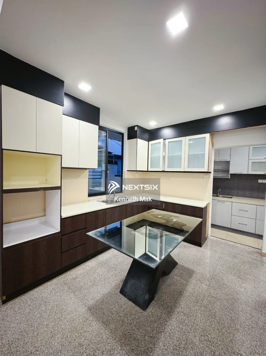 Cluster @ Legend Brown, Adda Heights - UNBLOCK VIEW + FULL RENO !