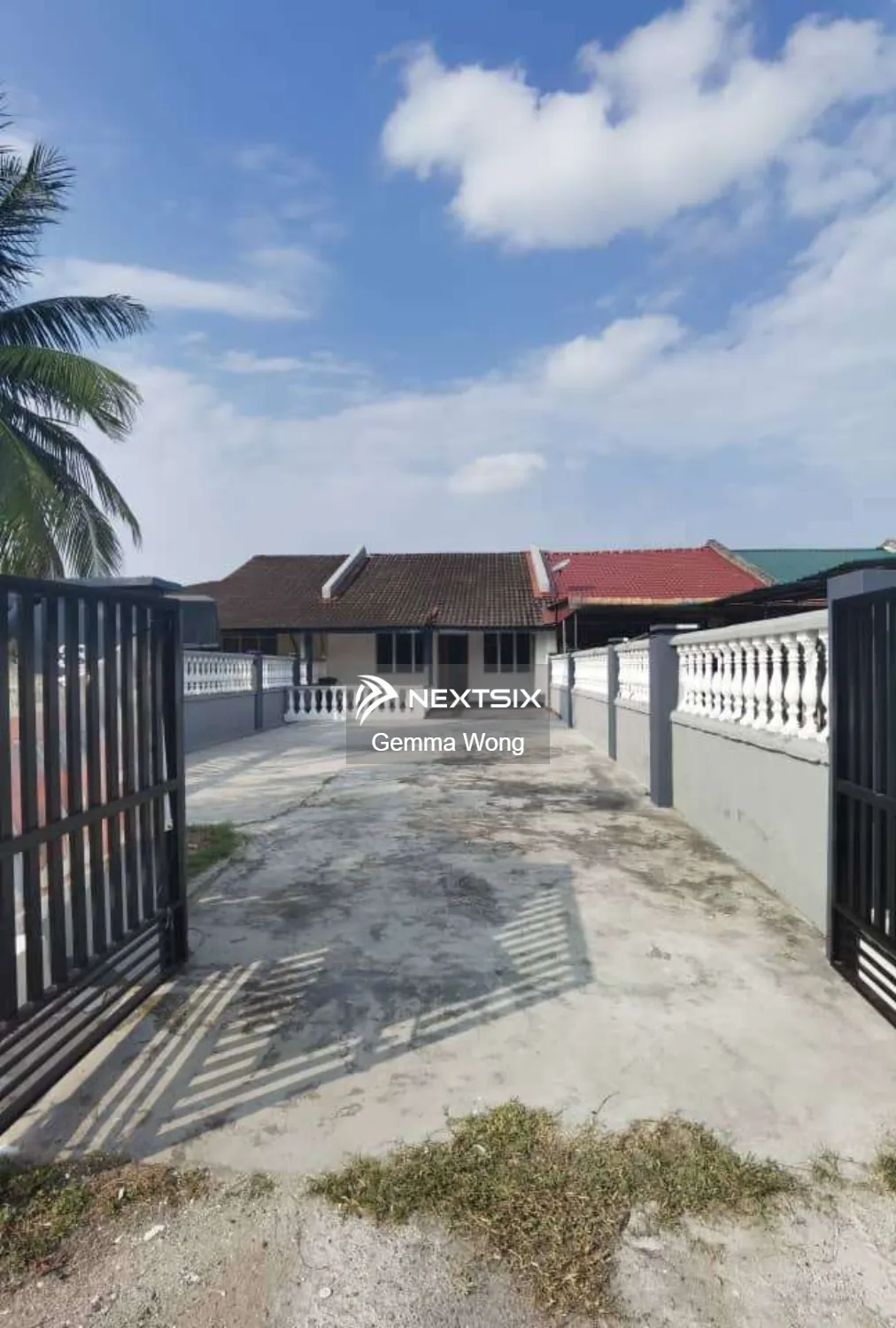1 Storey Terrace with 50ft parking land Jalan Teratai, Johor Jaya