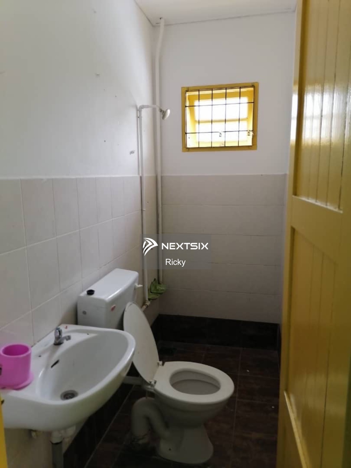 1.5-sty Terrace/Link House For Sale in Serian Sarawak - Image 5