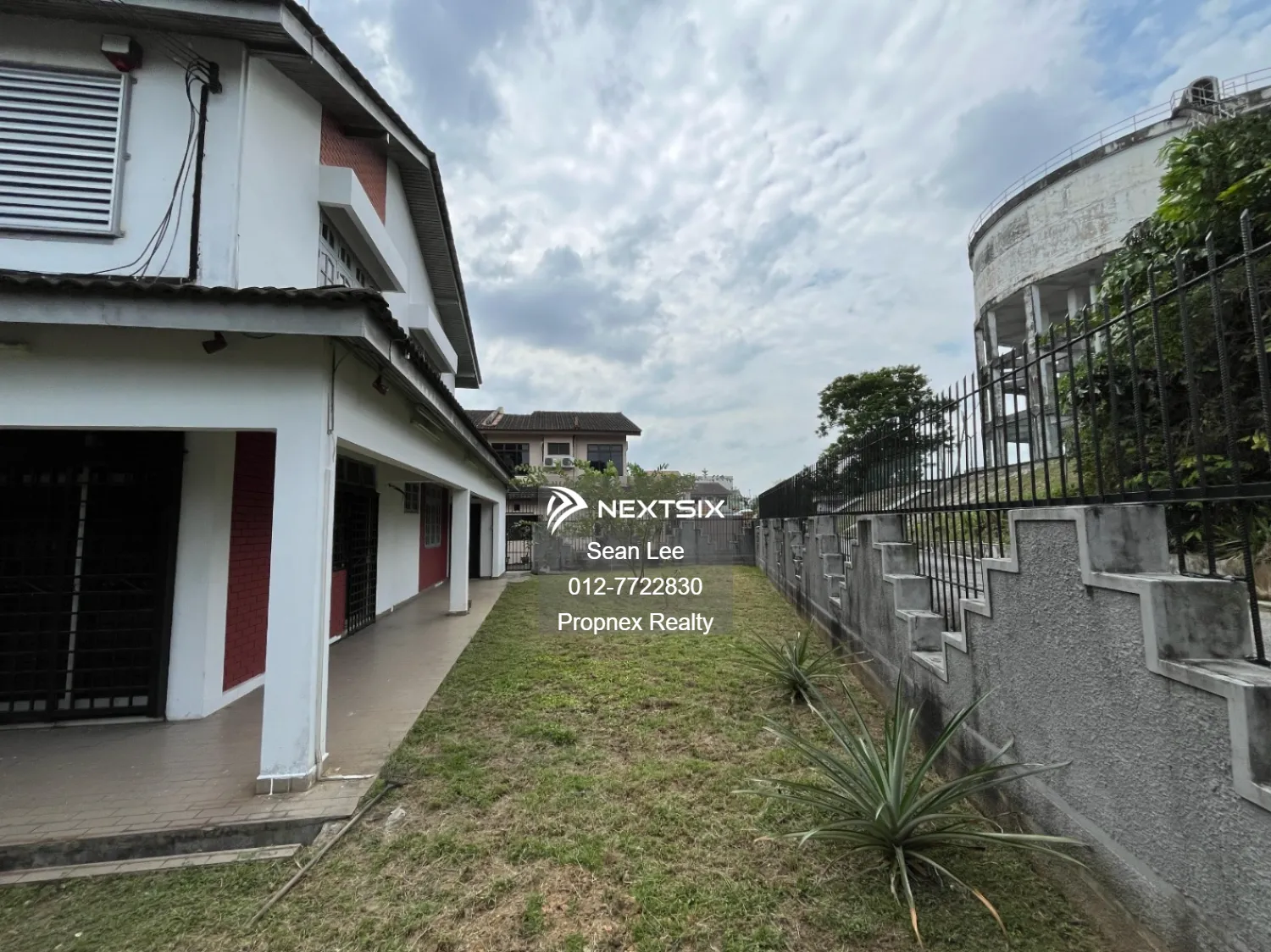 Taman Daya 2 storey house for SALE
