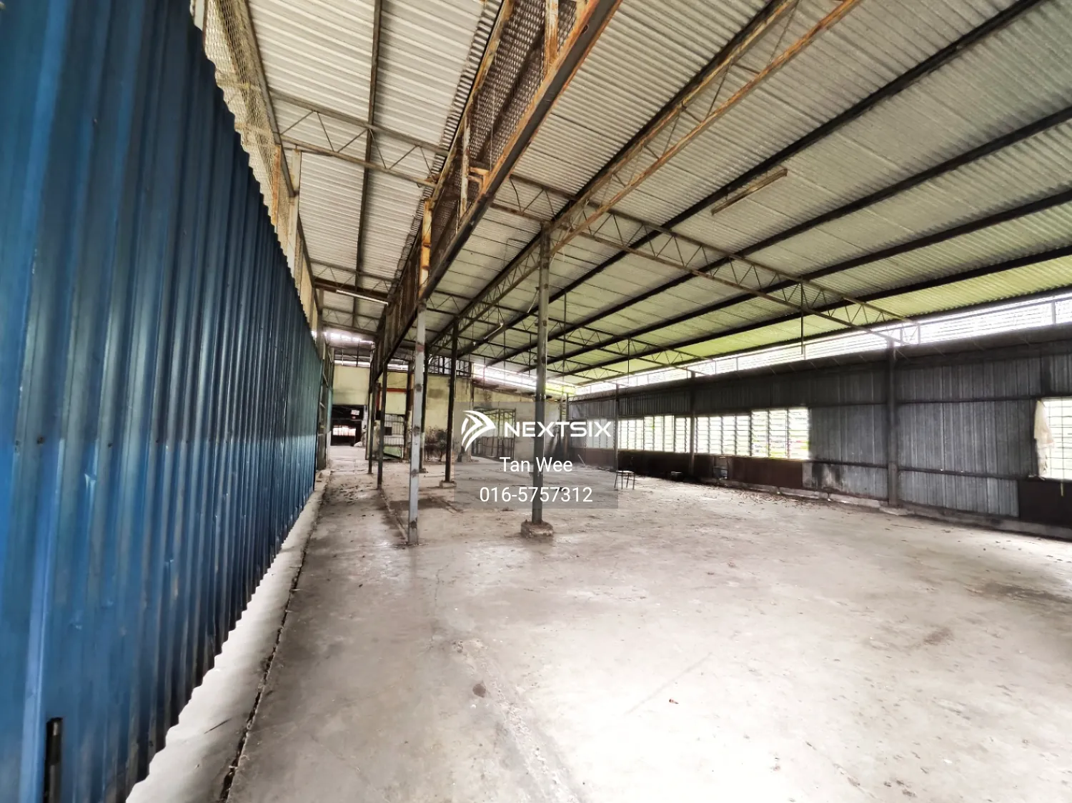 Detached warehouse/ Factory at kuching sarawak town area