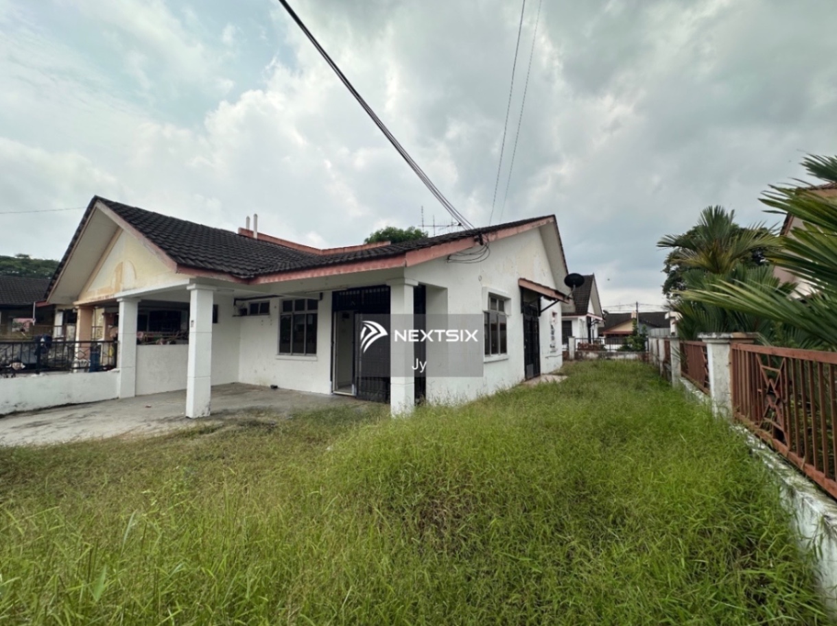 1-sty Terrace/Link House For Sale in Permas Jaya Johor - Image 2