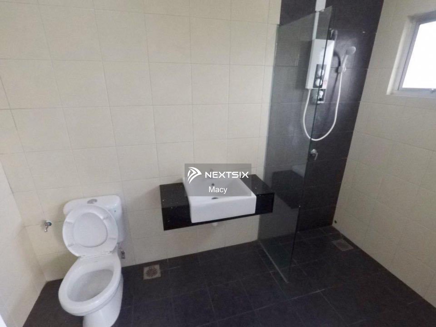 3-sty Terrace/Link House For Rent in Seri Kembangan Selangor - Image 7