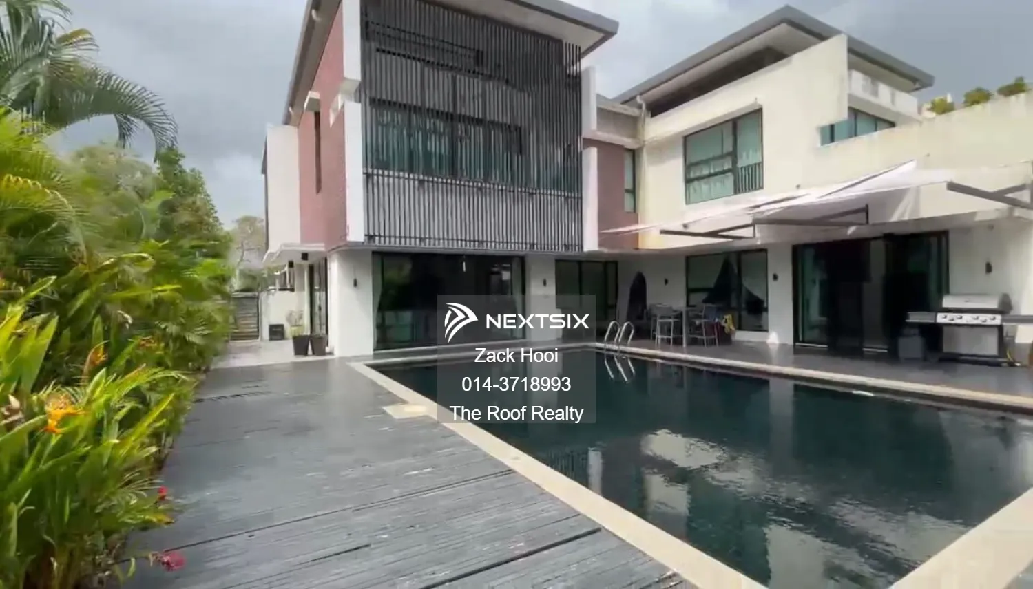 Noble Park @ East Ledang Fully Renovated with Swimming Pool Bungalow For Sale