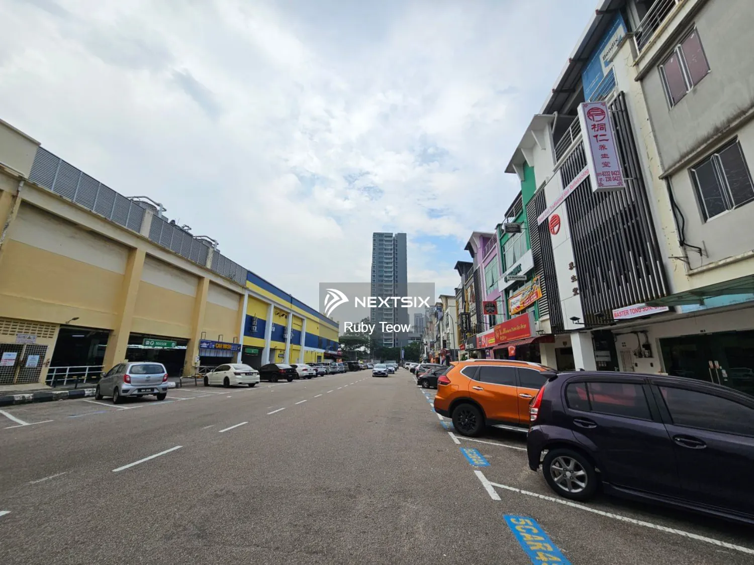 Nusa Bestari - 3 Sty Shop Lot (Ground Floor) For Rent