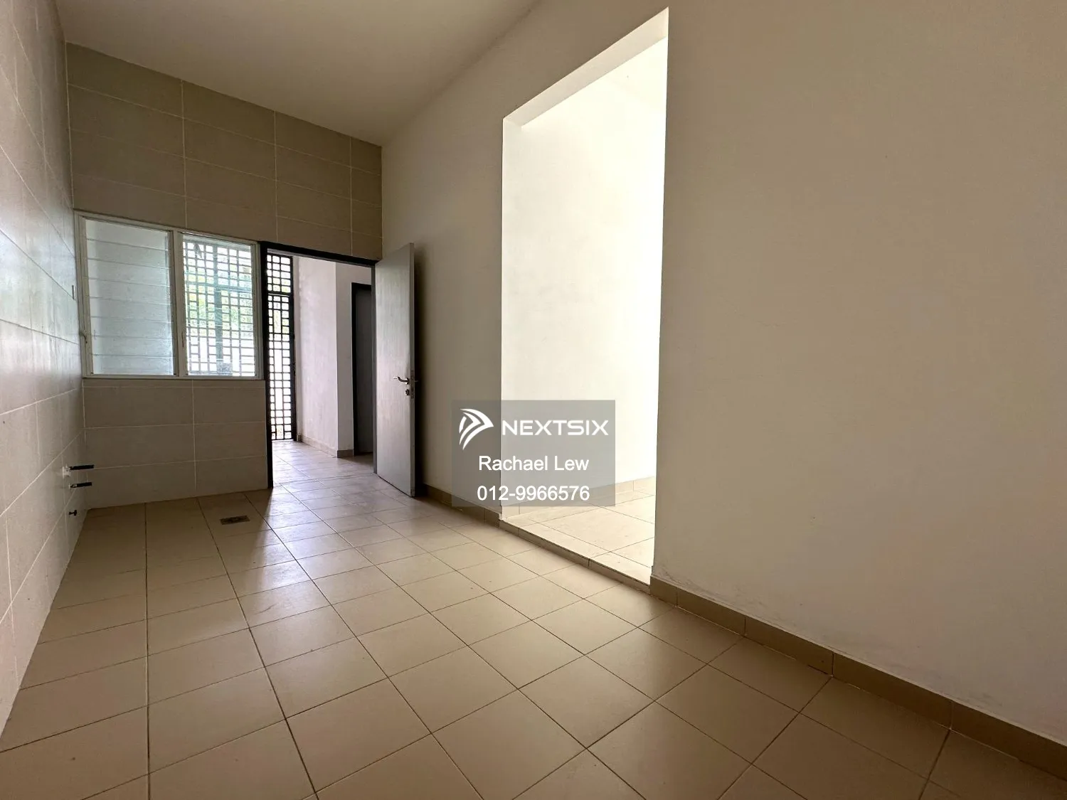 Semi-detached House For Sale in Setia Tropika Johor - Image 11