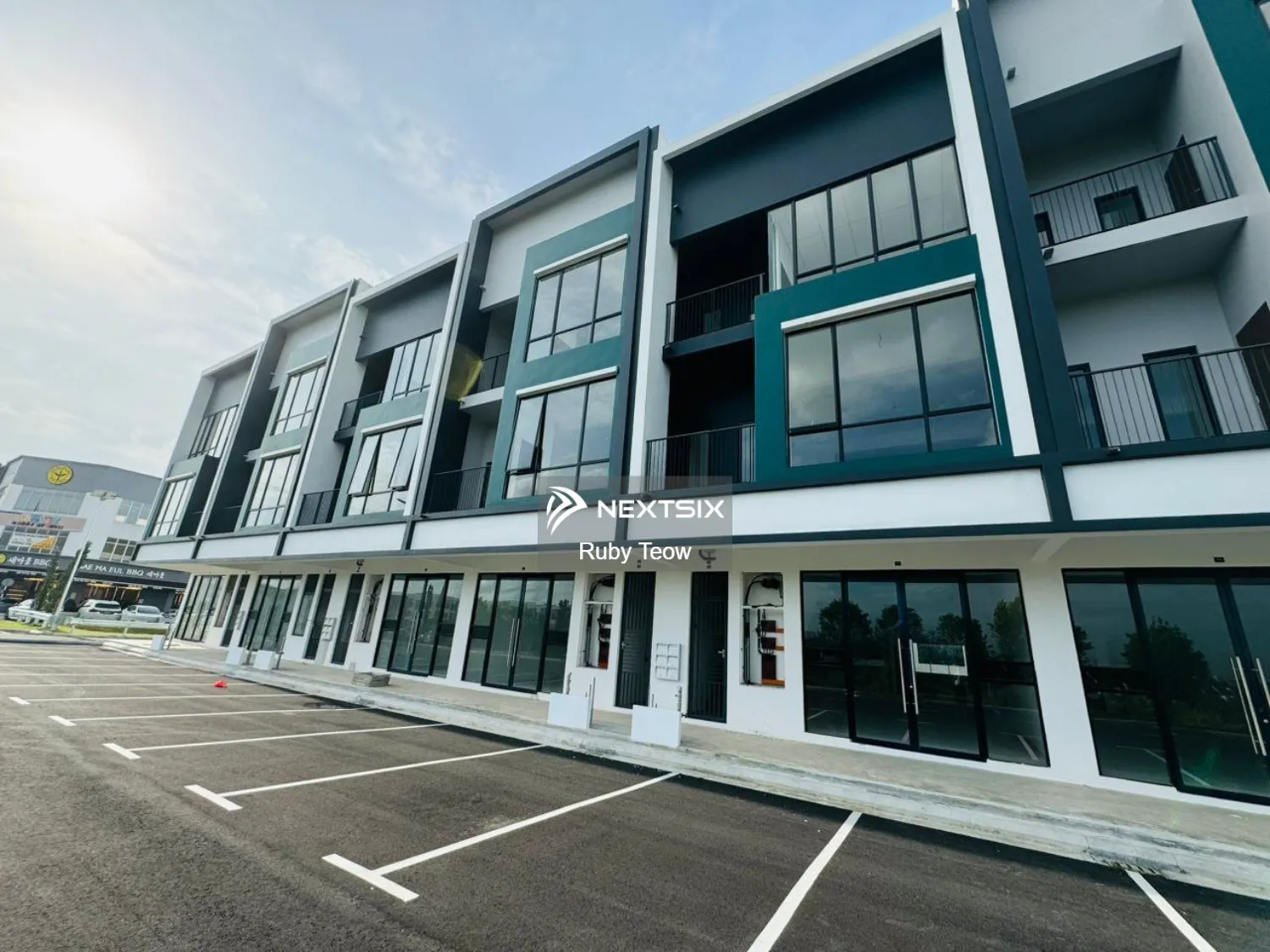 Crest Emerald - Brand New 3 Sty Shop (Intermediate) Lot For Rent