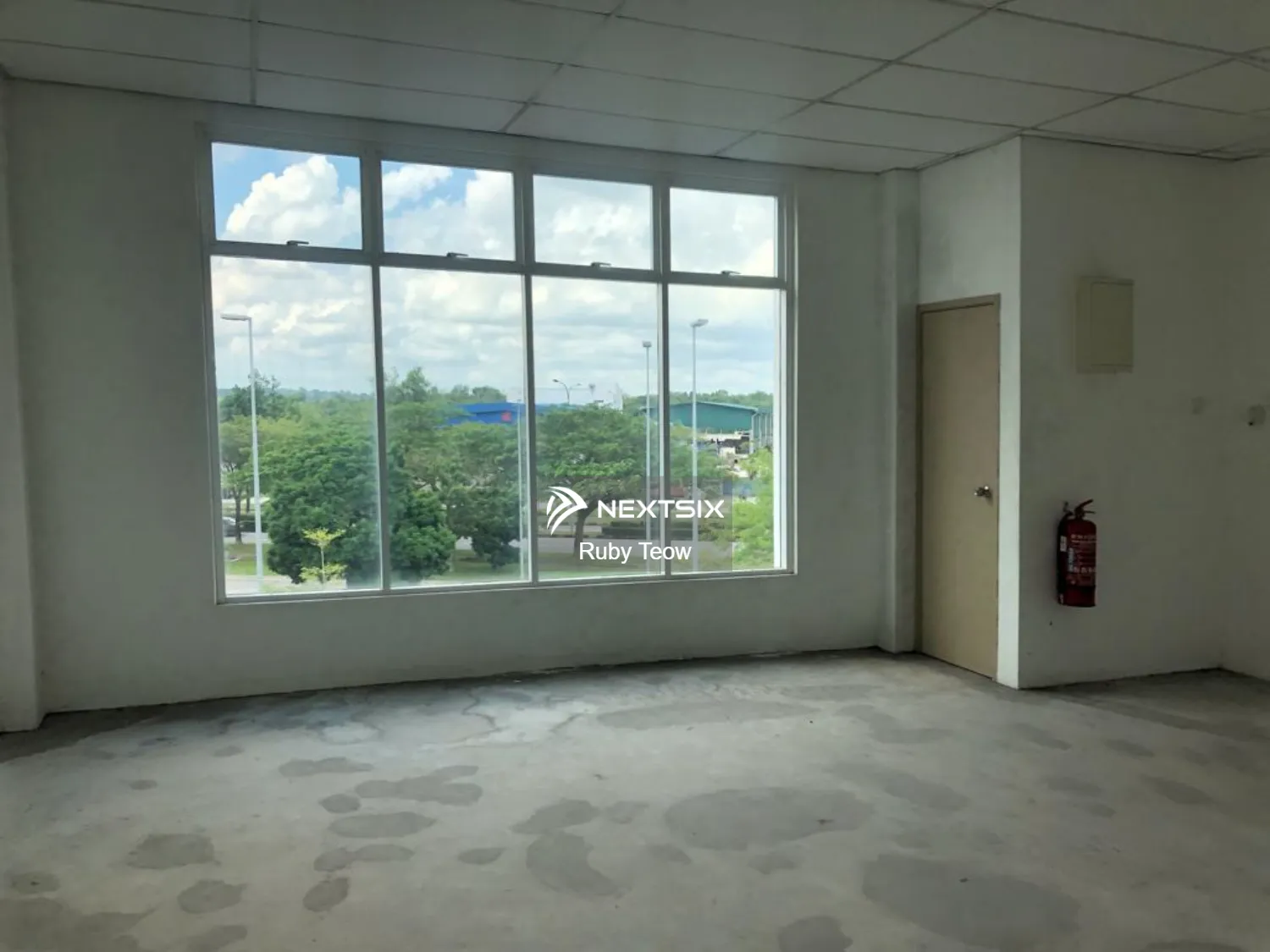 Pasir Puteh @ Pasir Gudang -3 Sty Brand New Shop (Corner) Lot For Rent