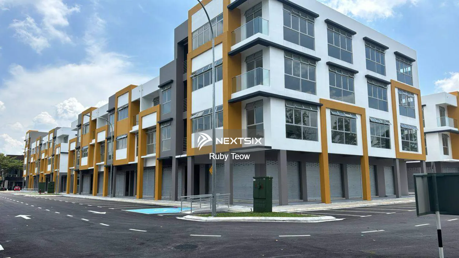 Molek Hub - Brand New 4 Sty Shop Lot (Corner) For Rent