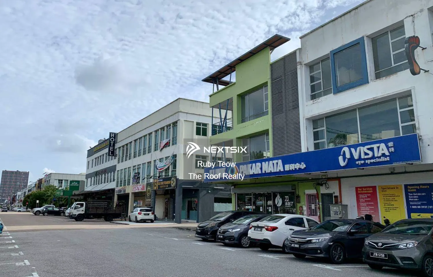Mount Austin - 3 Sty Shop Lot (GF & 1F) For Rent
