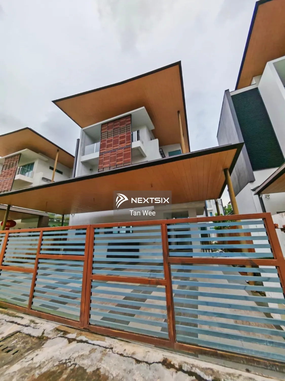 Gated and guarded Kuching new bangalow for sale