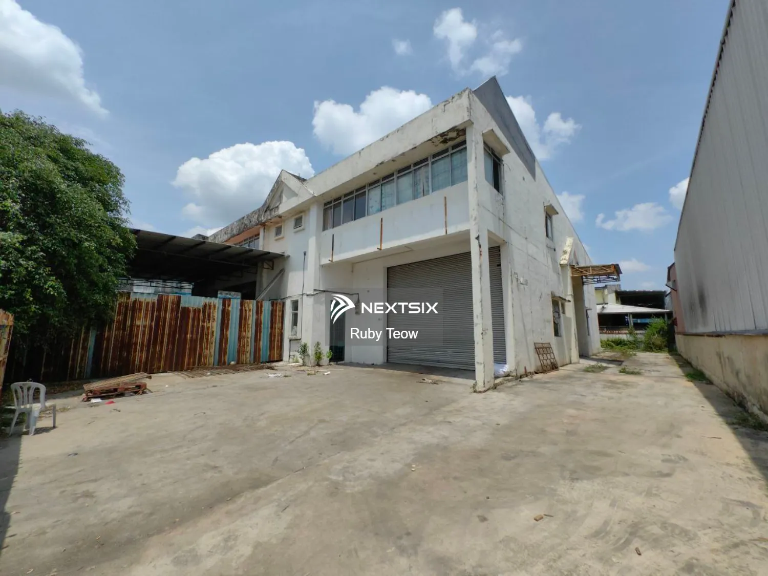 Taman Universiti - 1.5 Sty Factory with Office for Rent
