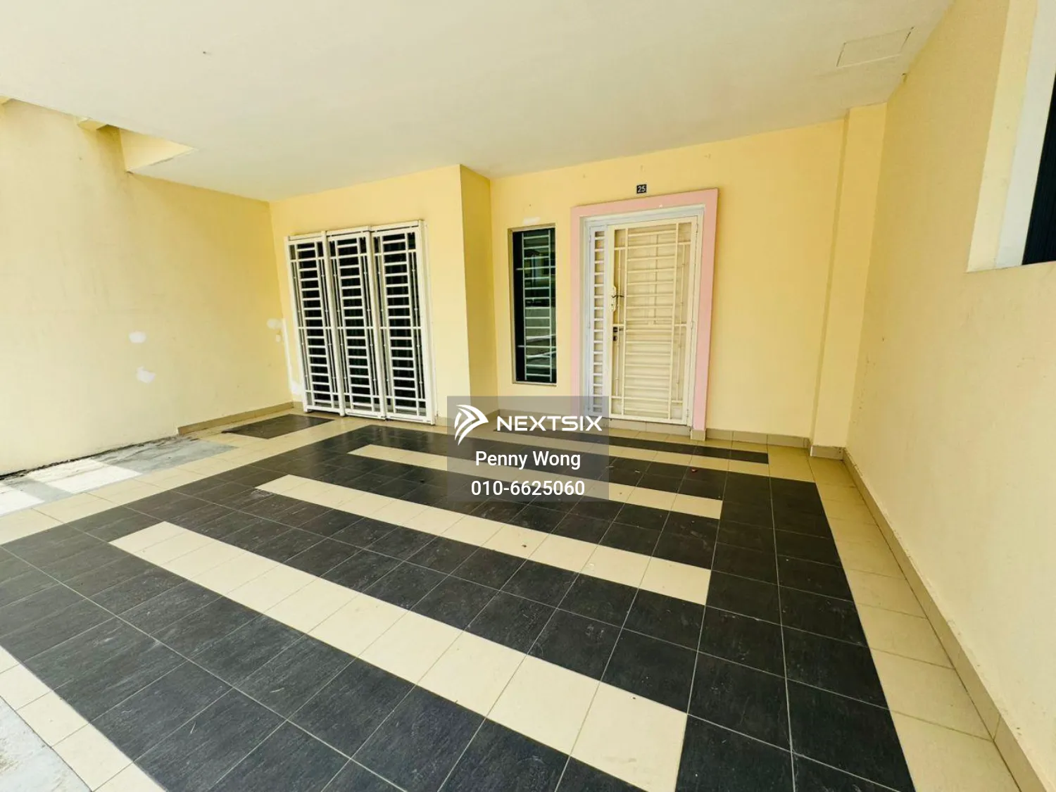 Seri Austin LakeView (bigger built-up) Double Storey Terrace House For Sale* Good Condition