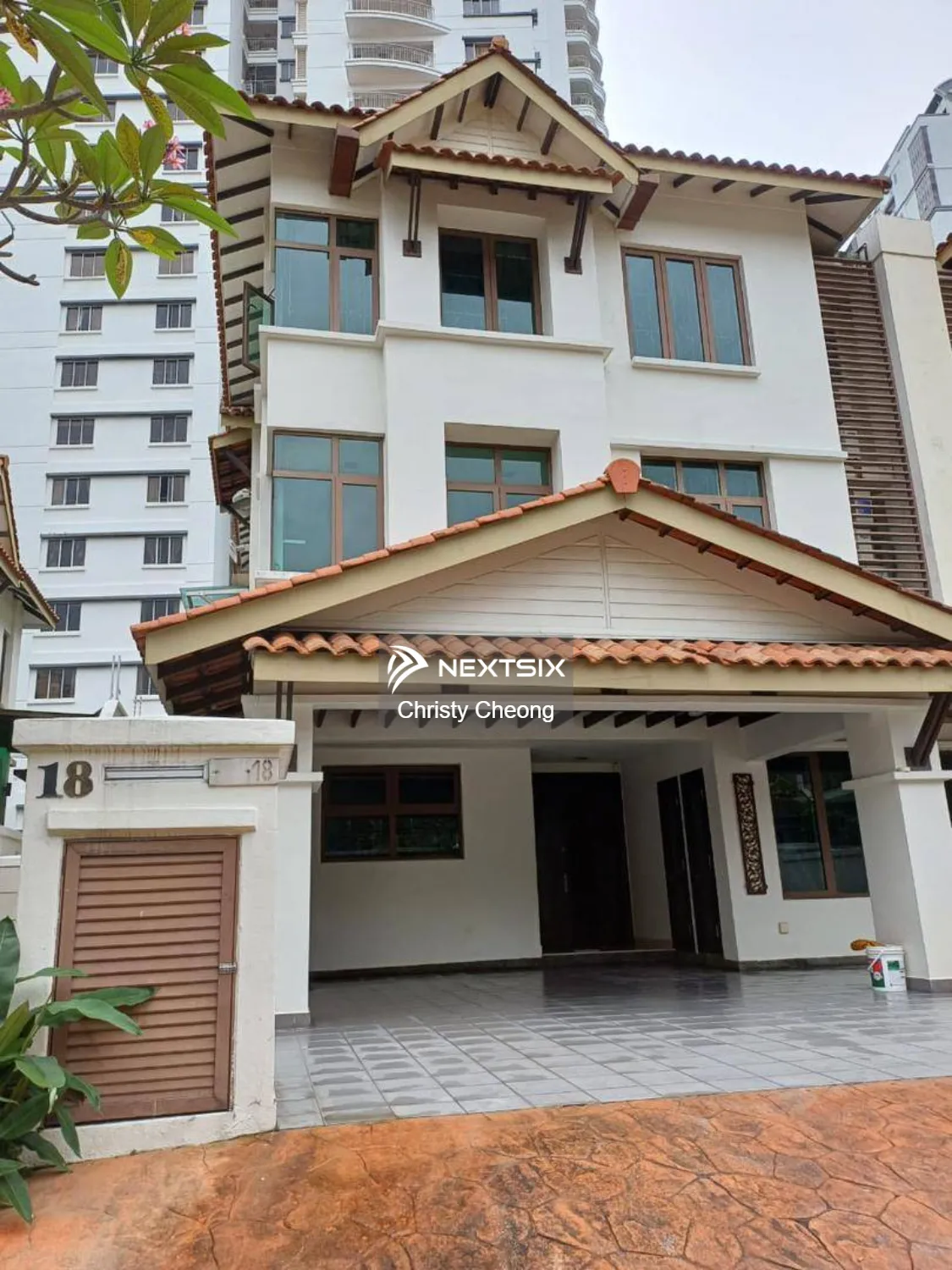 Semi-detached House For Sale in Mont Kiara Kuala Lumpur
