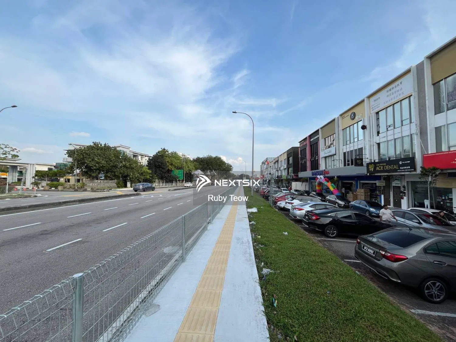 Tun Aminah - 3 Sty Shop Lot (Intermediate) For Sale