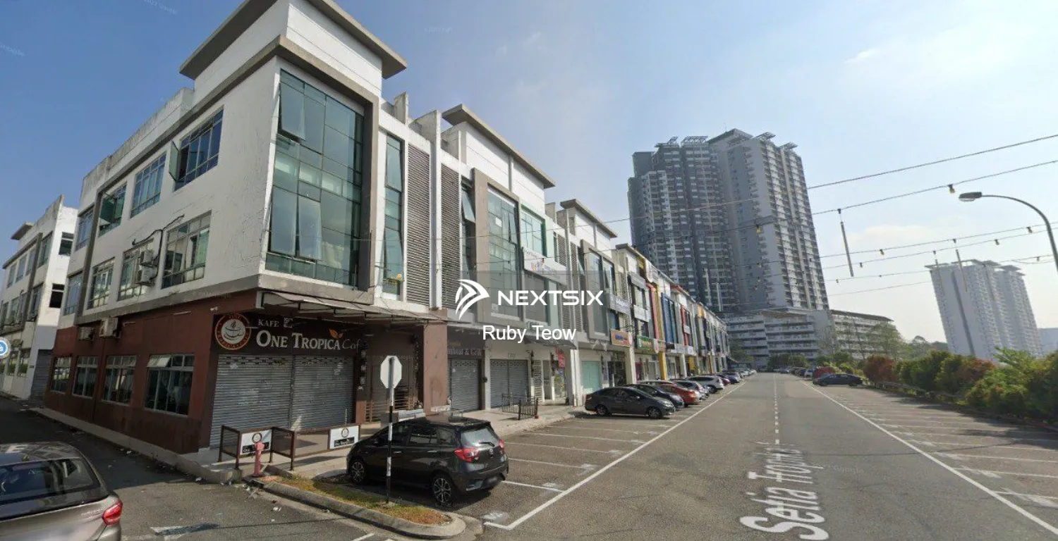 Setia Tropika - 3 Sty Shop Lot (End) For Sale (Tenanted)