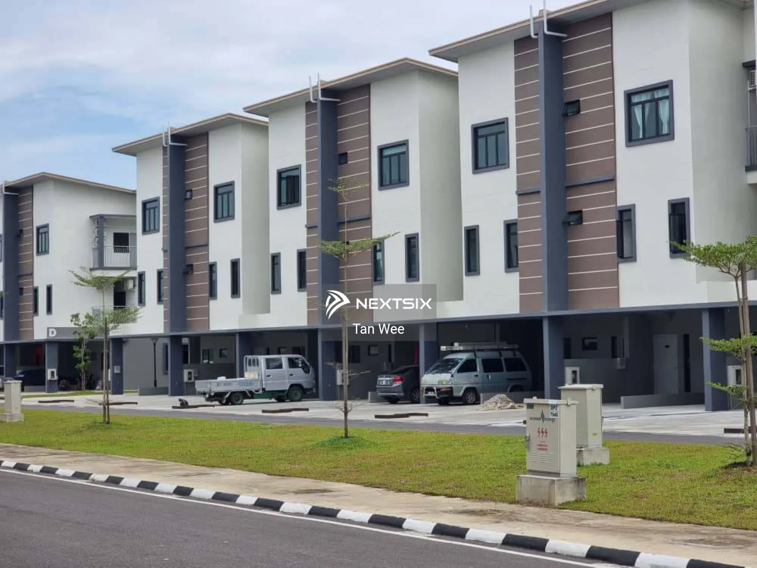 Kensho Mjc pine square Townhouse for rent Lower unit
