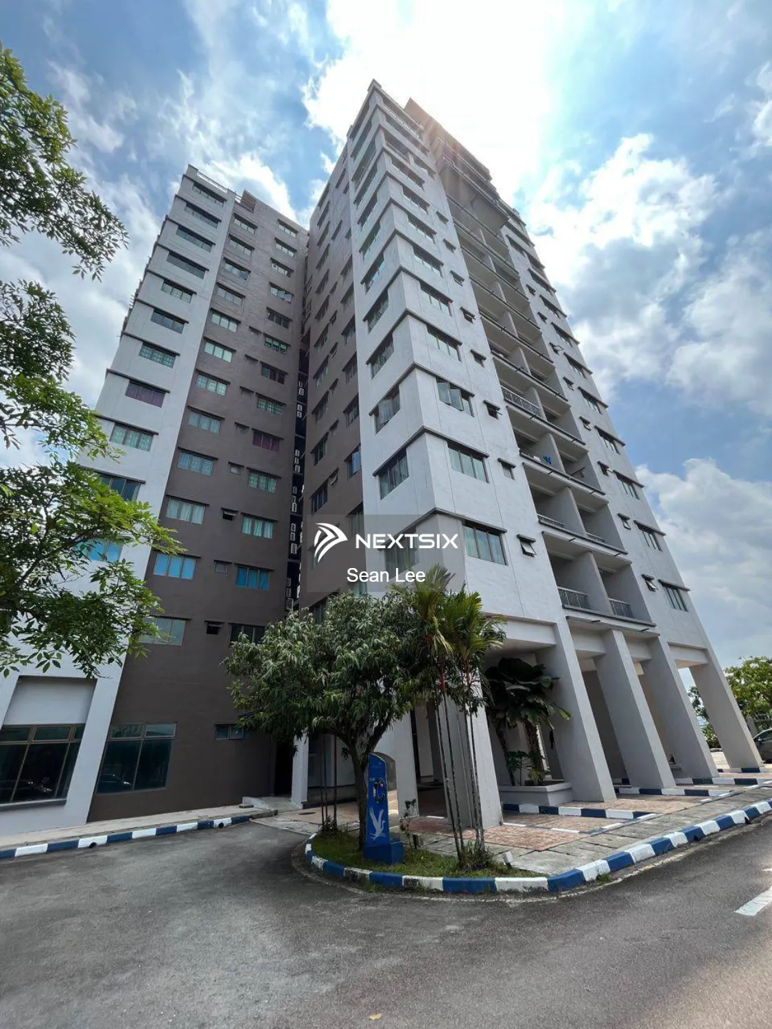 Danga View Apartment