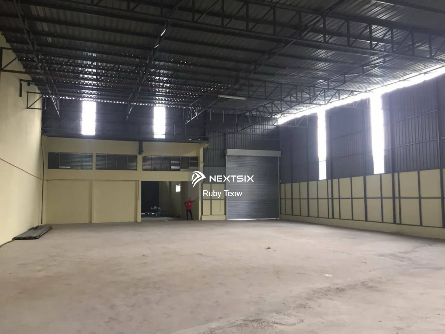 Taman Daya - 1.5 Storey Semi-Detached Factory for Sale or Rent