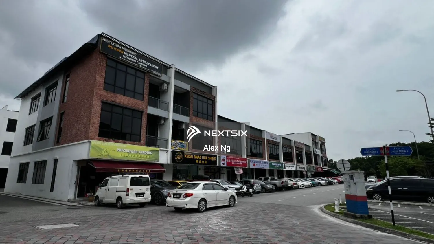 Avenue 68 Gelang Patah