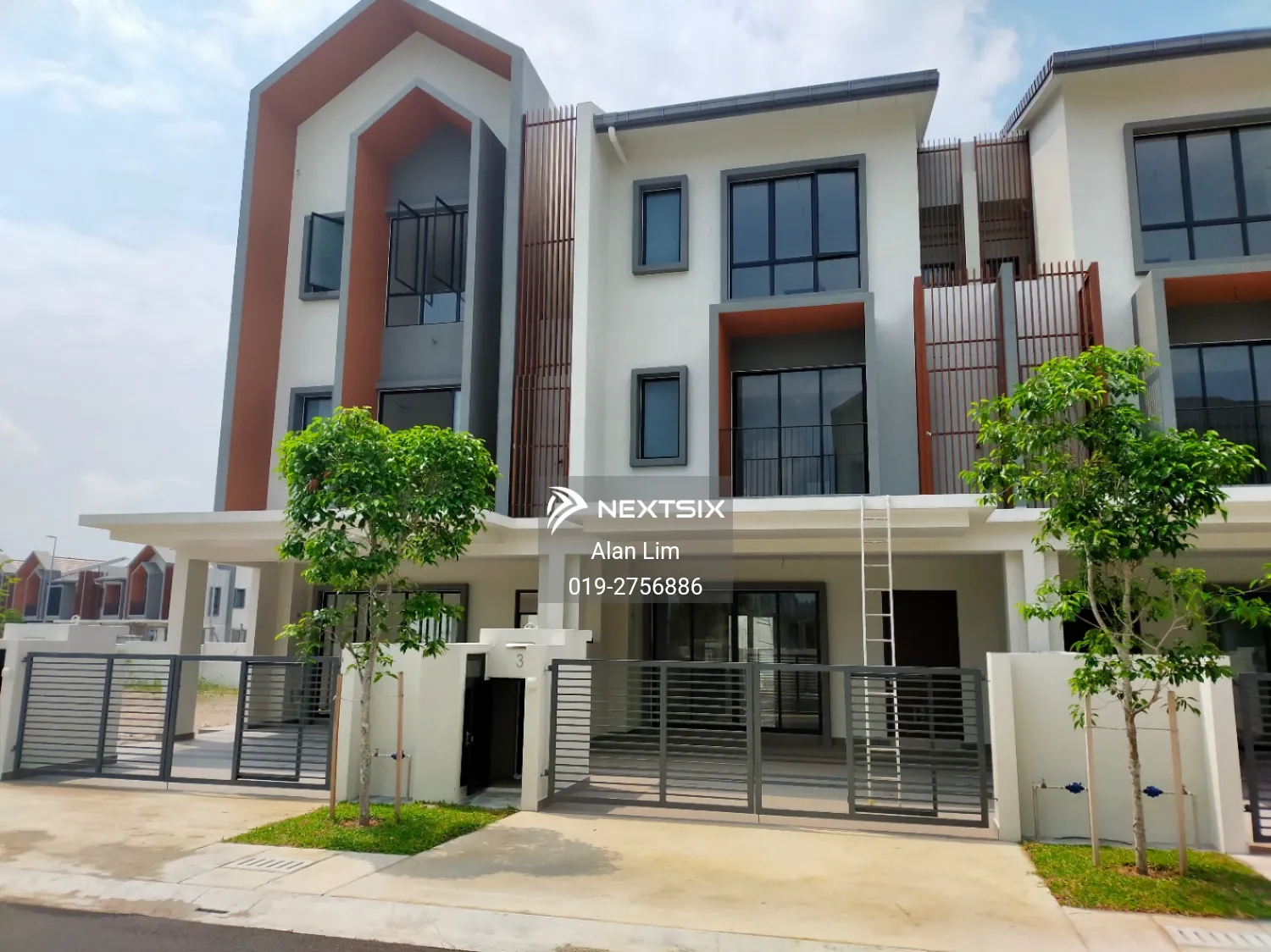 Diamond 3 Storey Corner House at Taman Putra Prima Puchong