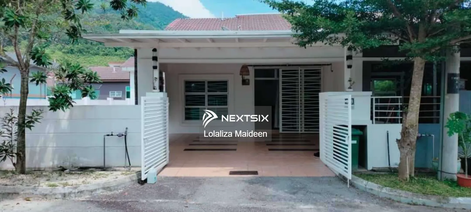 Senawang Corner Lot terrace nicely renovated facing open