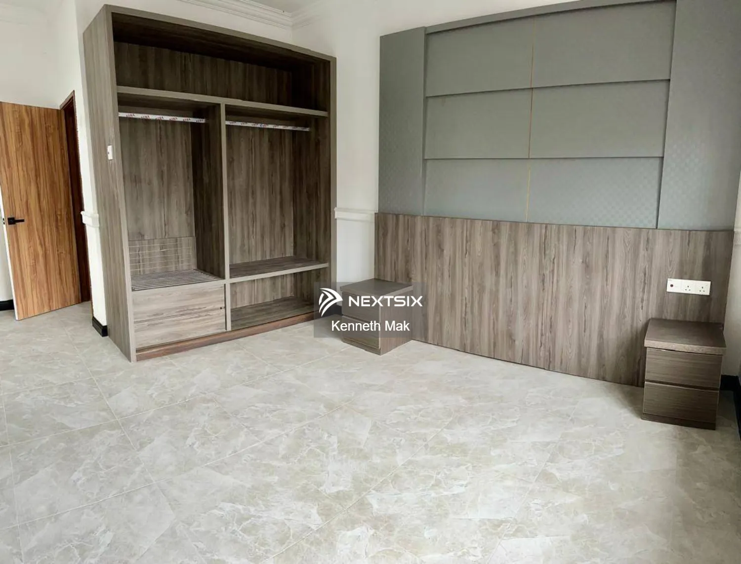Double Storey @ Taman Mount Austin - FULLY RENOVATED & EXTENDED!