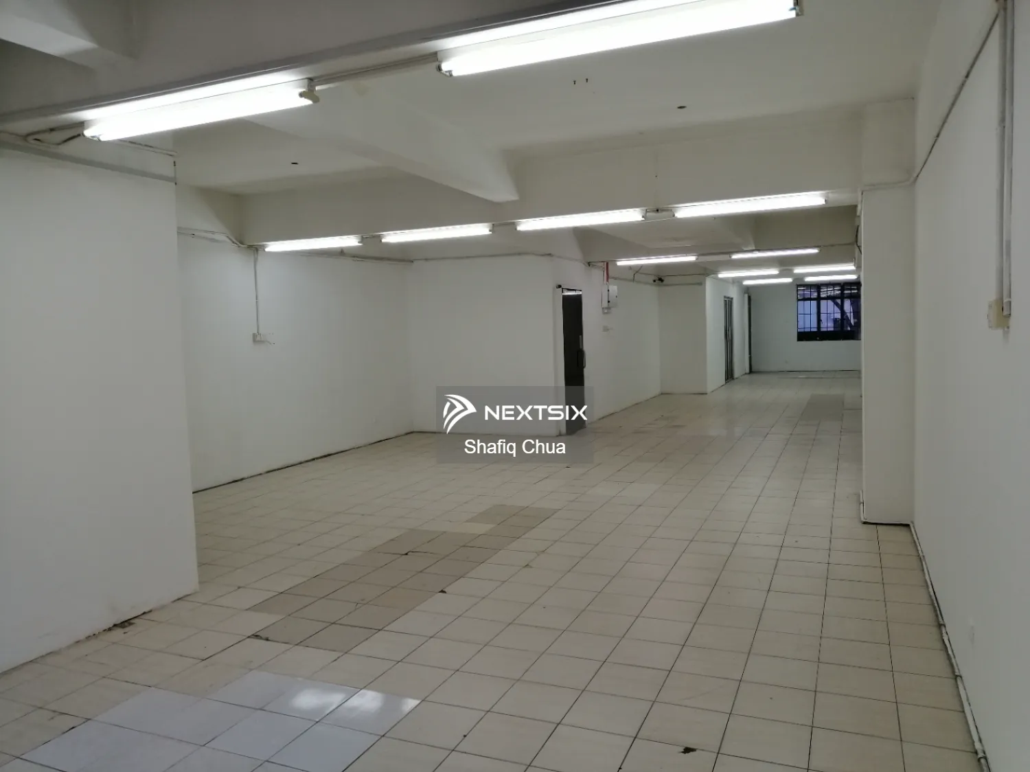Good Location First Floor Office Lot in Bandar Baru Sentul For Rent