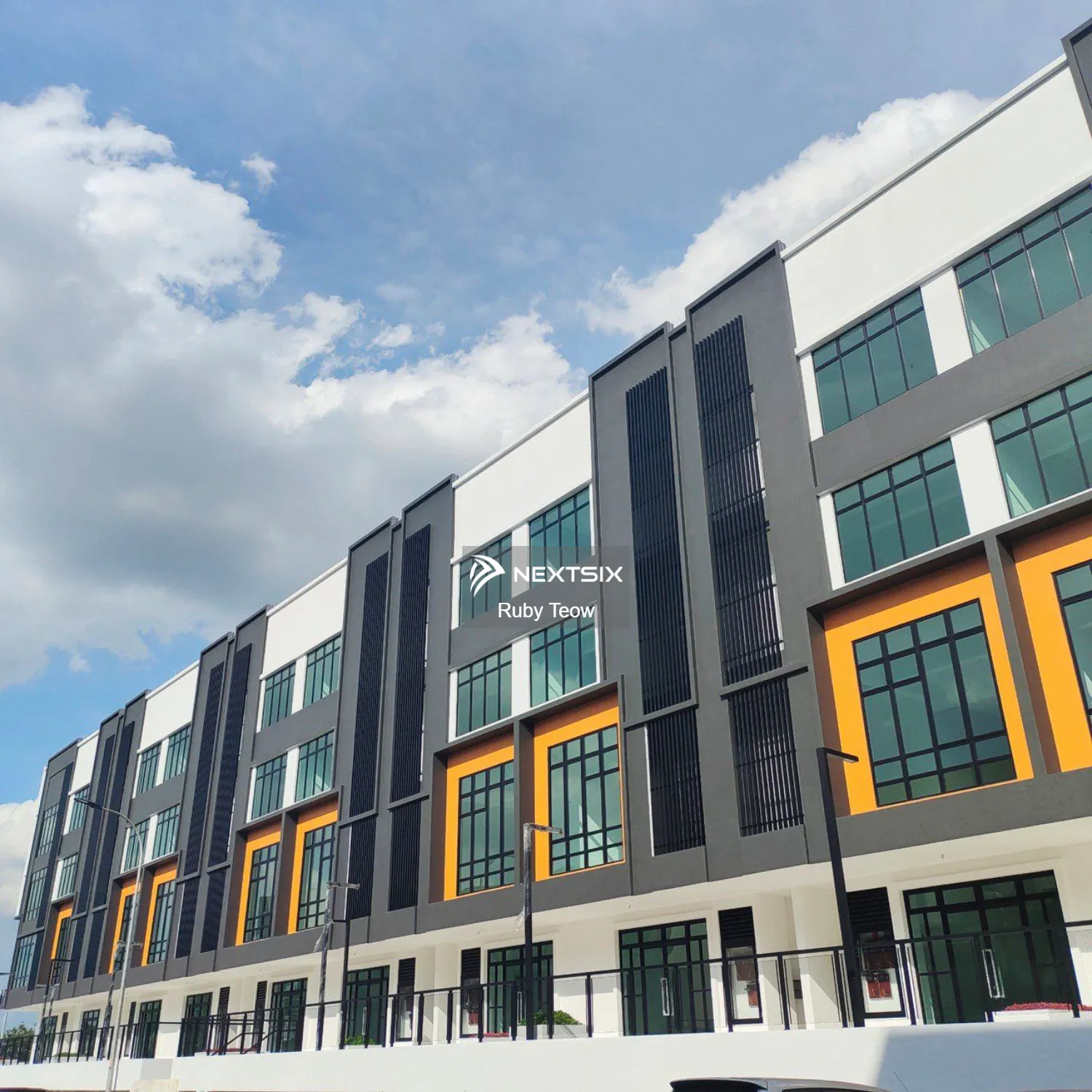 Pelangi Avenue - 4 Storey Shop Lot for Rent