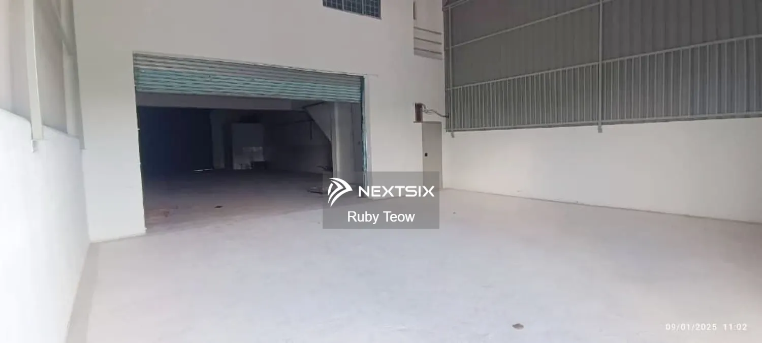 Taman Kota Puteri - 1.5 Storey Terrace Factory for Rent