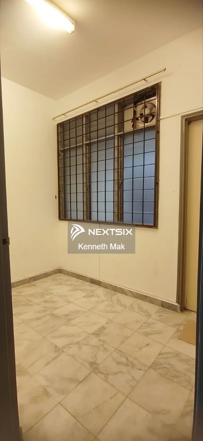 2-sty Terrace/Link House For Sale in Johor Bahru Johor - Image 9