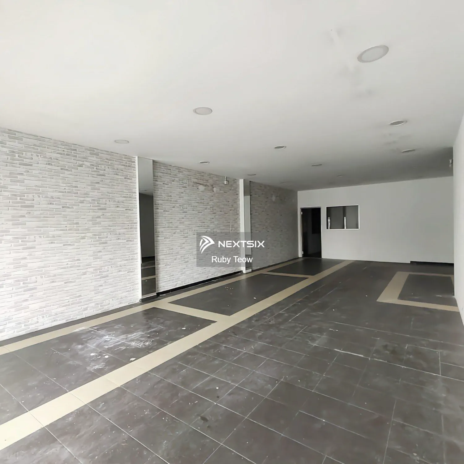 Taman Daya - 3 Storey Shop Lot for Rent