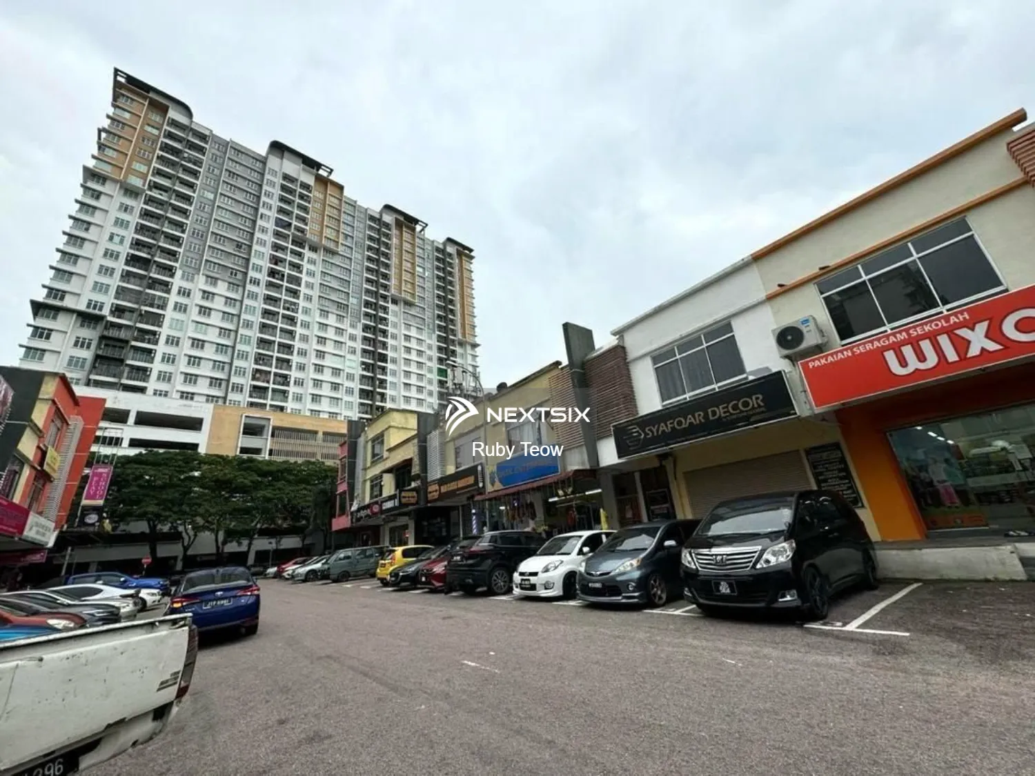 Larkin - 2 Storey Adjoined Shop Lot (Tenanted) for Sale