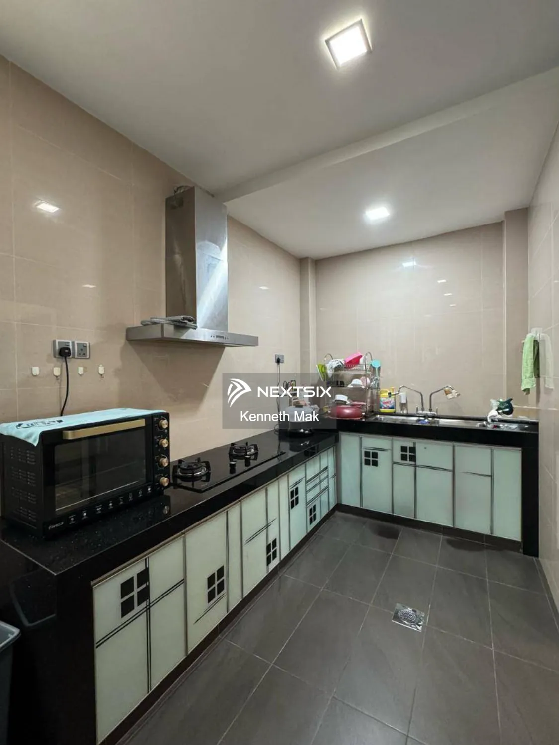 Double Storey Superlink @ Molek Grove Taman Molek - 5 Min walk to Maslee