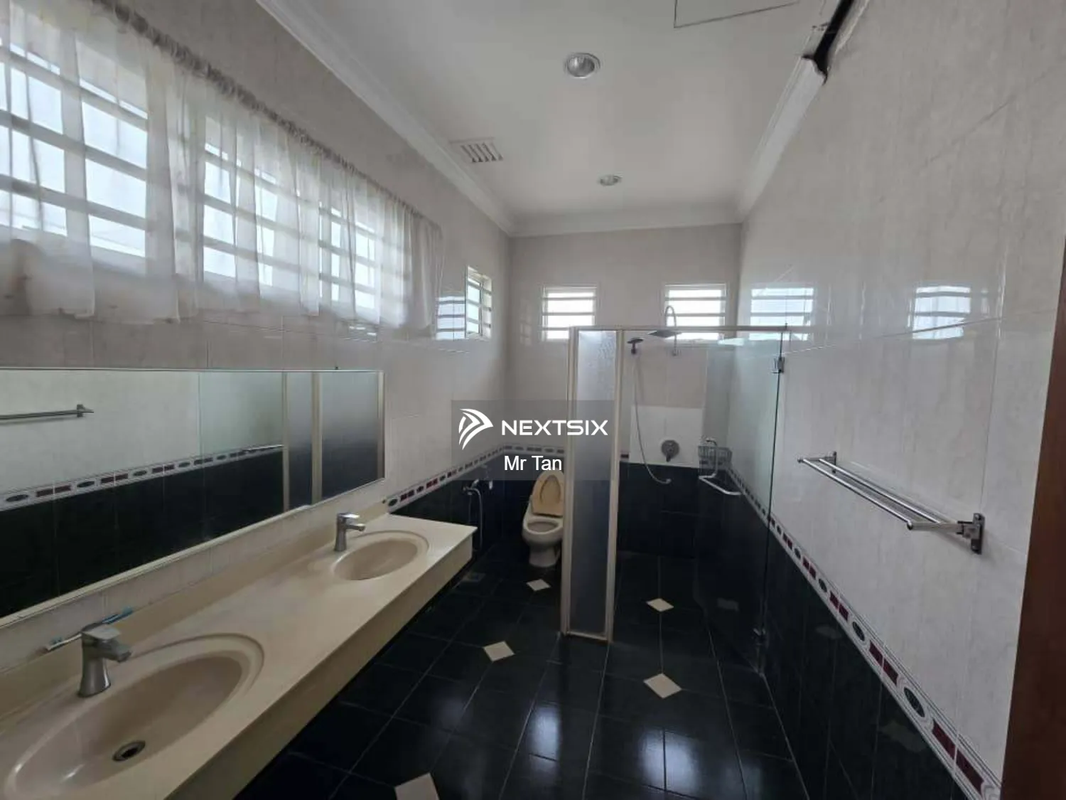 Bungalow For Sale in Subang Jaya Selangor - Image 13