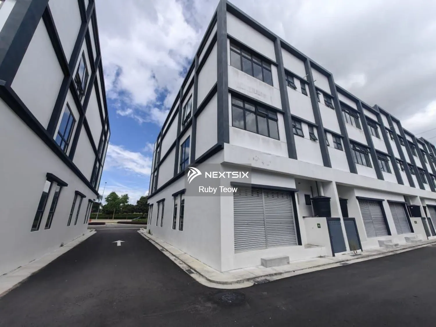 Taman Bandar Cemerlang - 3 Storey Shop Lot (Tenanted) for Sale