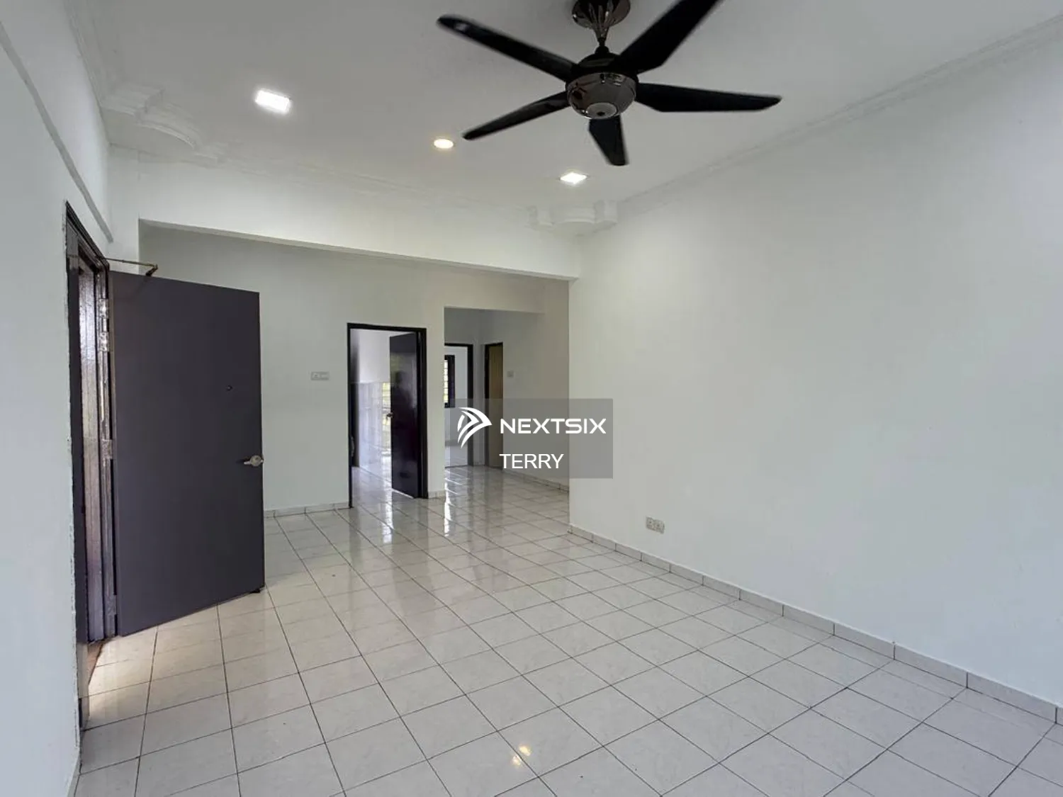 Lily & Jasmine Apartment
