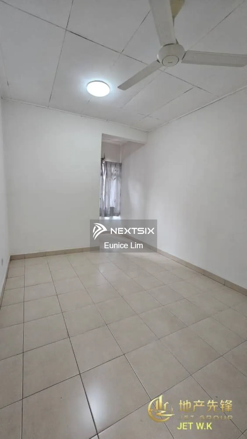 2-sty Terrace/Link House For Sale in Klang Selangor - Image 5