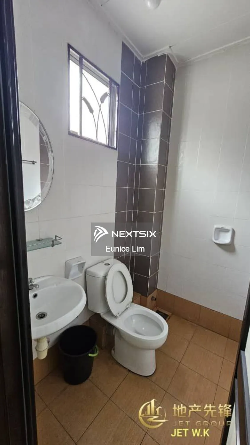 2-sty Terrace/Link House For Sale in Klang Selangor - Image 8