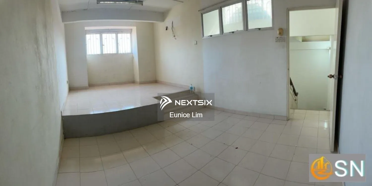 2.5-sty Terrace/Link House For Sale in Bandar Bukit Tinggi Selangor - Image 11