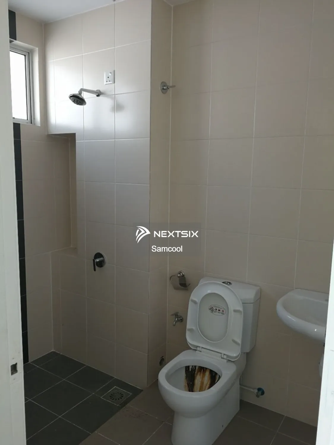 Semi-detached House For Sale in Klang Selangor - Image 5