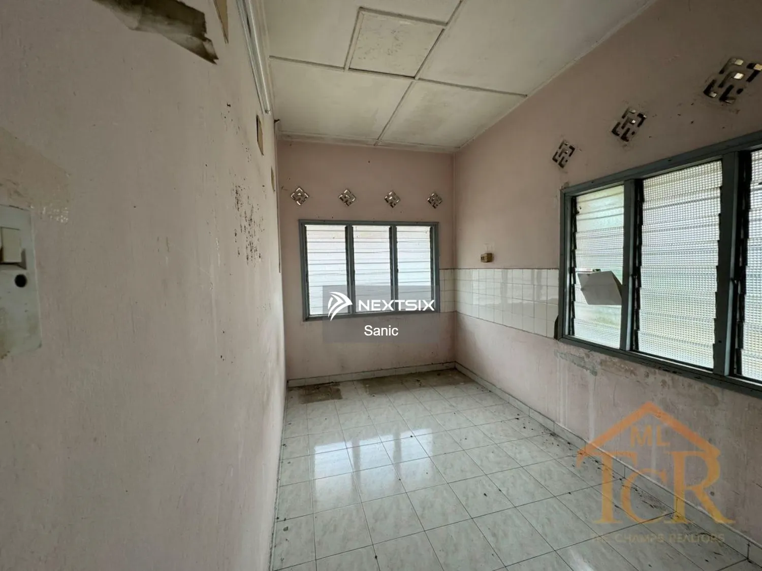 Semi-detached House For Sale in Klang Selangor - Image 6