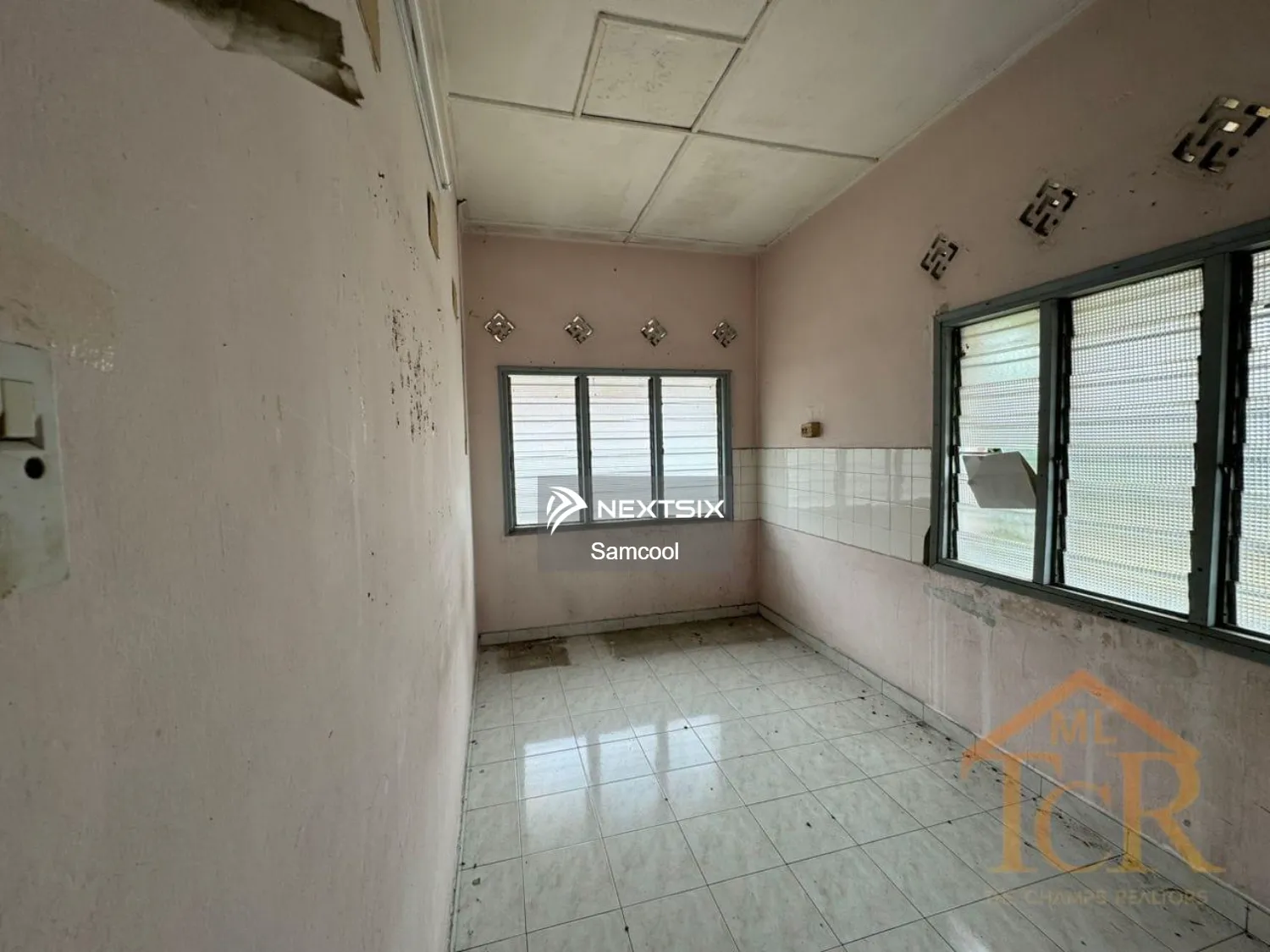 Semi-detached House For Sale in Klang Selangor - Image 6