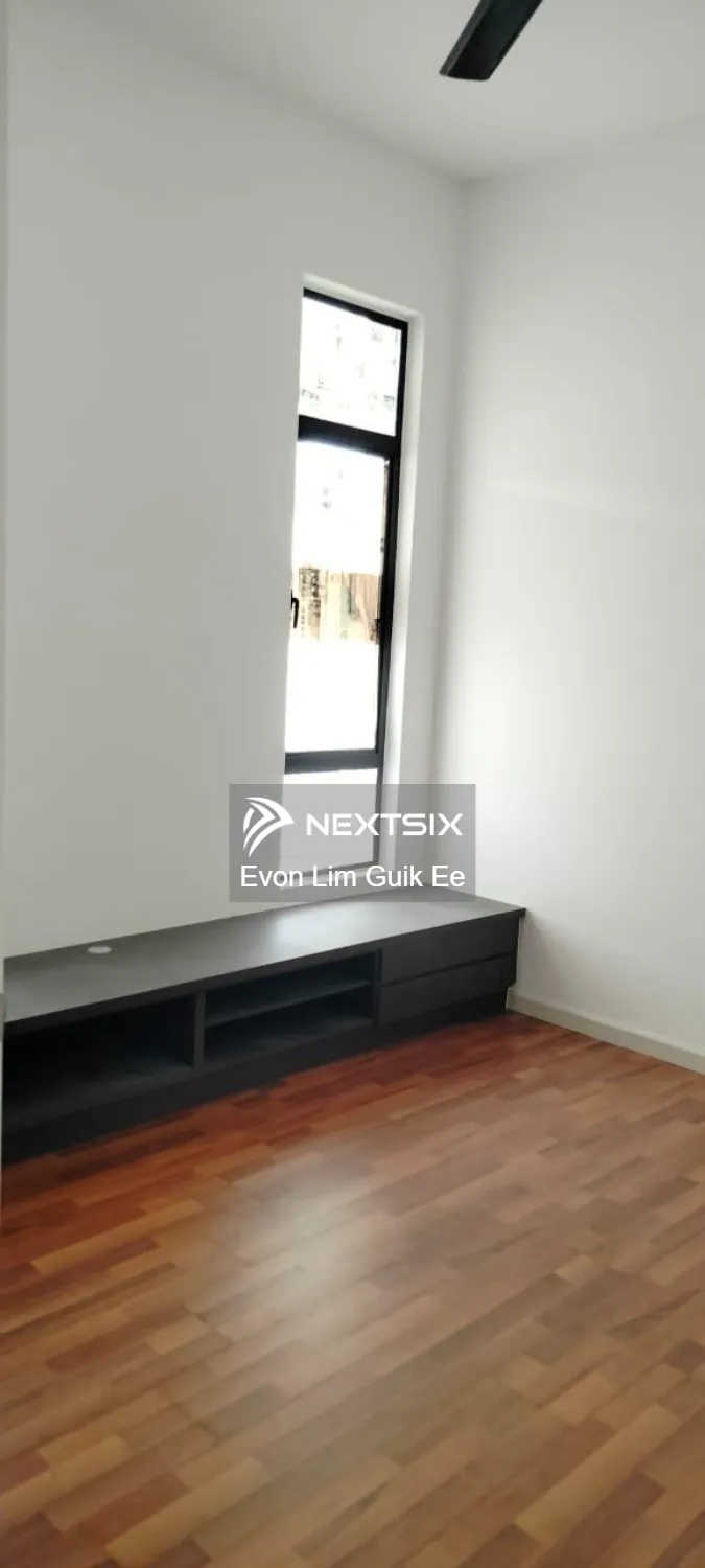 Semi-detached House For Sale in Kuala Selangor Selangor - Image 7