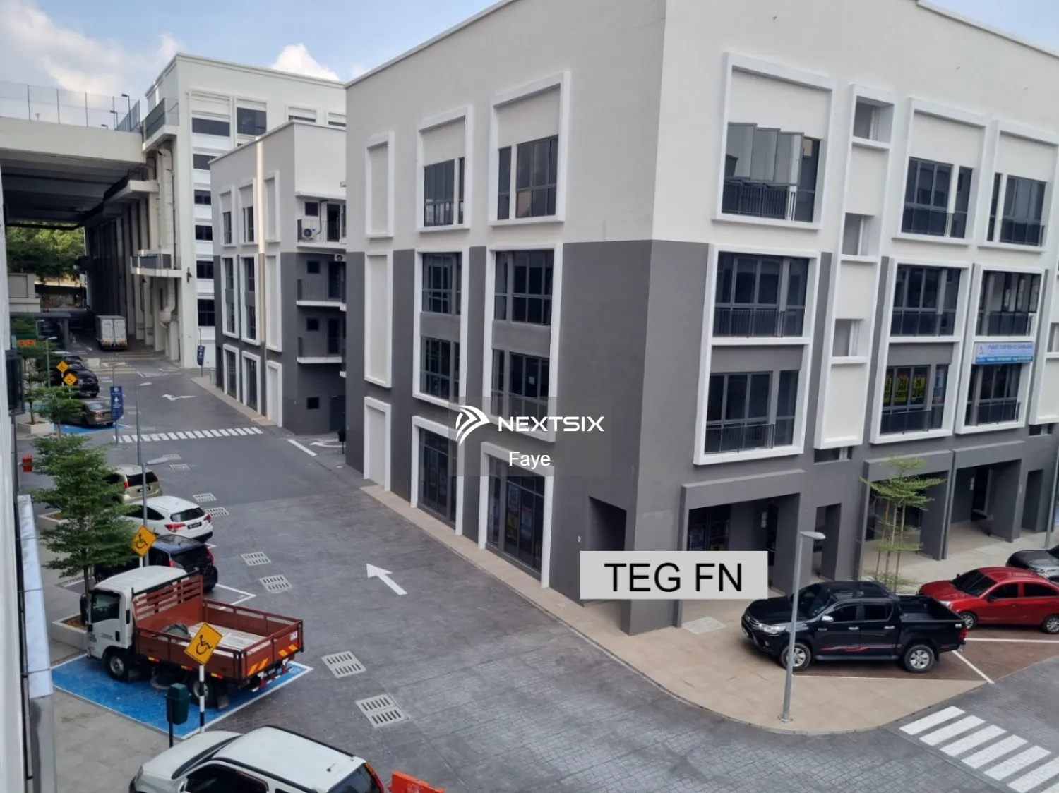 Edusentral Shoplot Corner