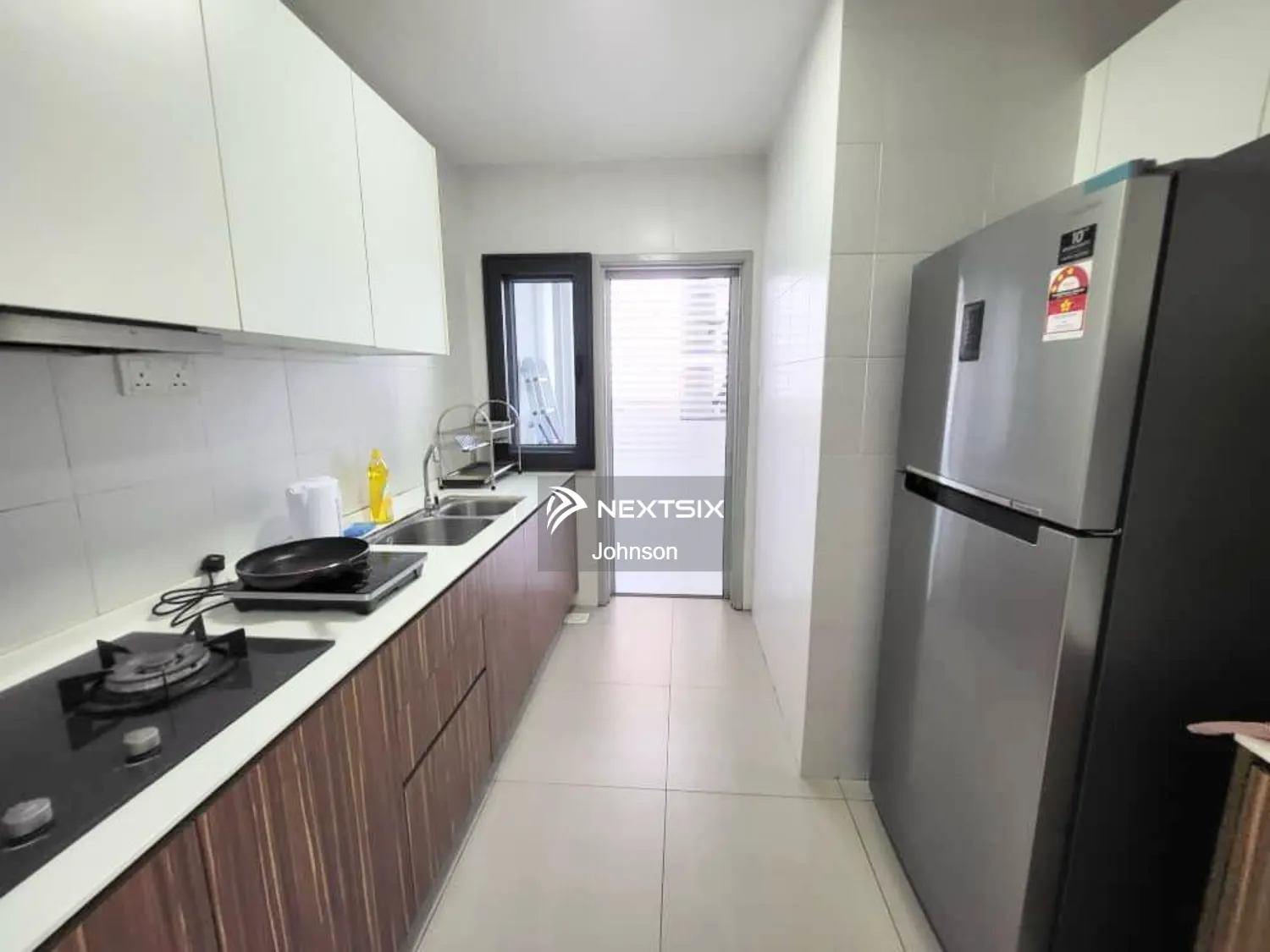 Season Luxury Apartment