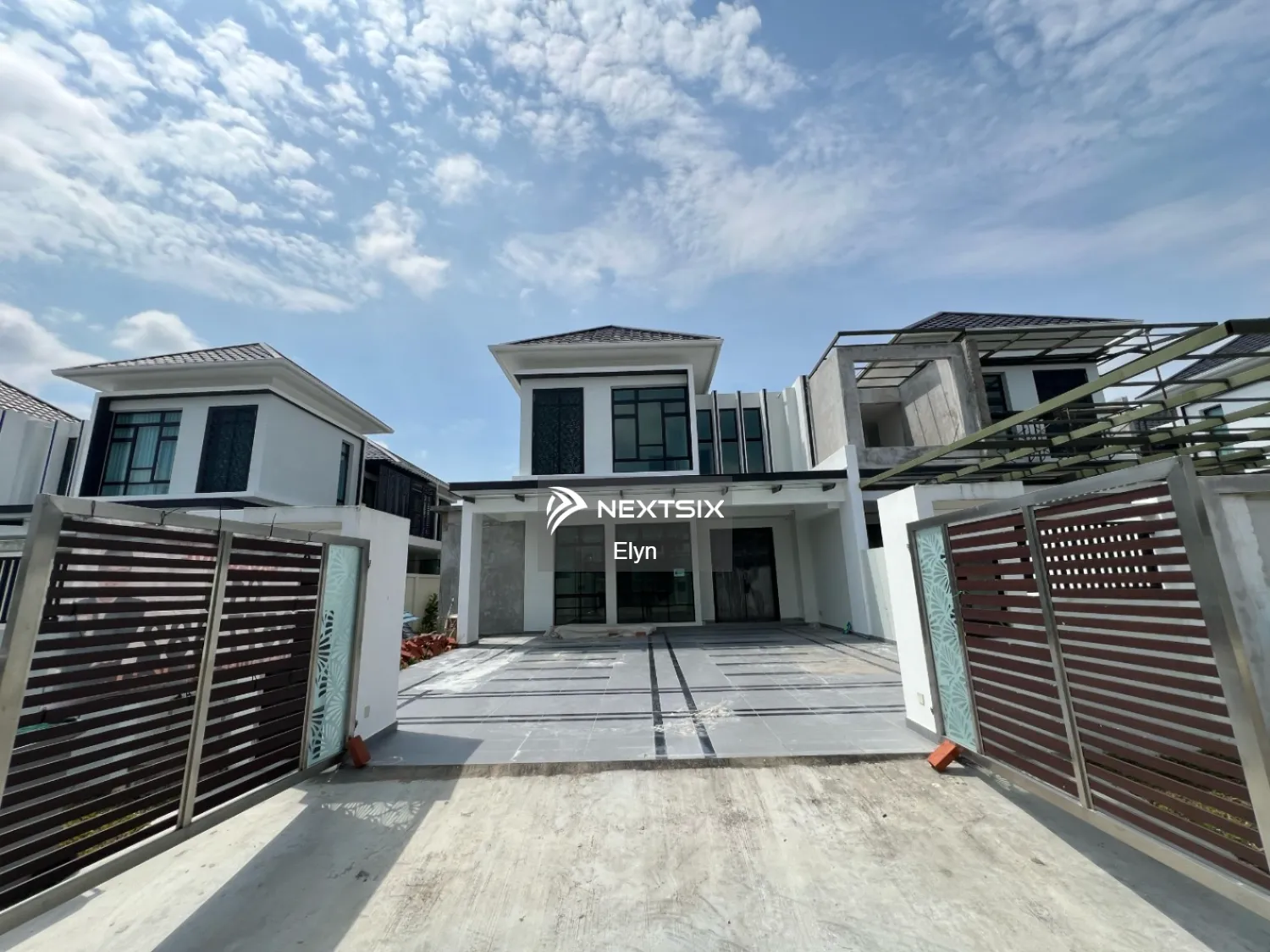 Semi-detached House For Sale in Setia Tropika Johor